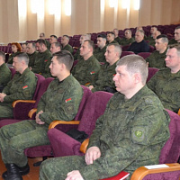 С упором на практику