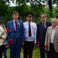 Церемония возложения венков и цветов к братским могилам в Гомеле