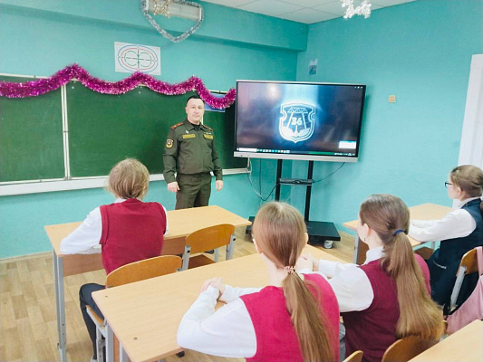 Офицеры 36-й дорожно-мостовой бригады провели профориентационную работу