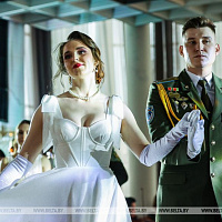 В Брестском академическом театре драмы прошел офицерский бал