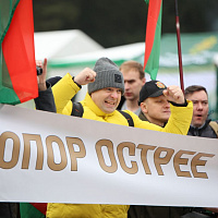 И пером и топором!