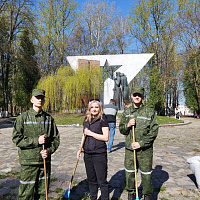 Работая плечом к плечу