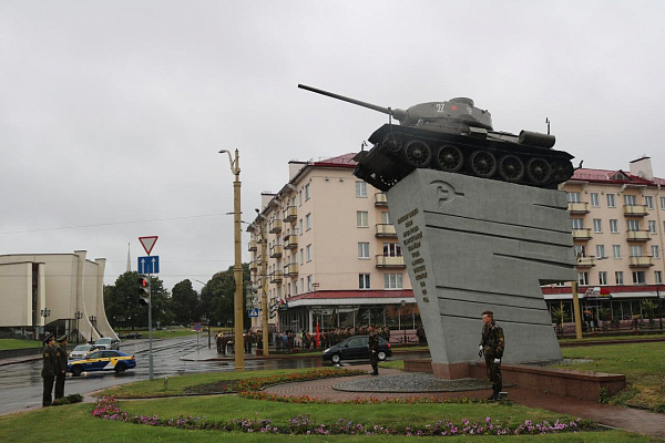 Гродненские гвардейцы встретили День танкистов