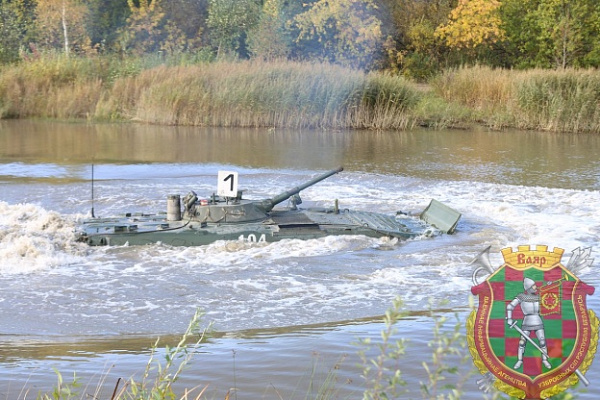 Занятия по преодолению водной преграды