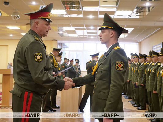 Очередной выпуск младших офицеров