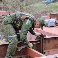 Соединяя берега