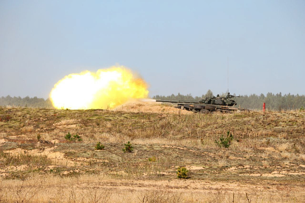 Военнослужащие 11 омбр выполнили упражнение контрольных стрельб из танка Т-72Б