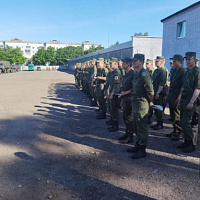 Учатся гвардейцы