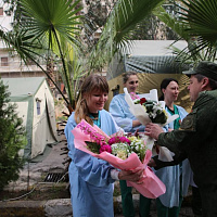 Белорусские женщины принимают поздравления с Днем женщин в Сирии 