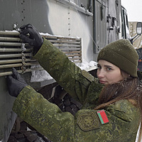 Выполняя профессиональные обязанности