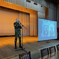 Поэзии чарующие строки