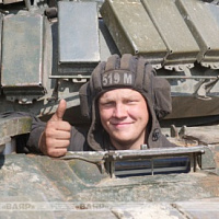 Учатся гвардейцы