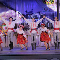 С песней и служить веселее