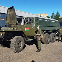 Учатся гвардейцы