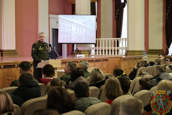 В Минском суворовском военном училище прошел День открытых дверей 