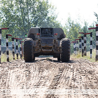 В 72 ОУЦ продолжаются практические занятия по вождению машин