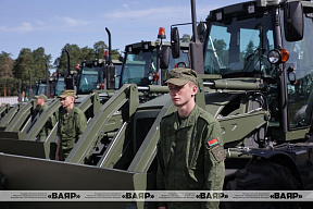 Церемония вручения новой инженерной техники соединениям и воинским частям Вооружённых Сил