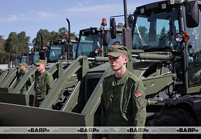 Церемония вручения новой инженерной техники соединениям и воинским частям Вооружённых Сил