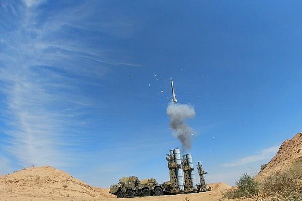 С праздником, трехсотчики!