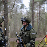 Гвардейцы на высоте