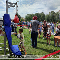 В Витебске в эти минуты широко празднуют День десантников и сил специальных операций