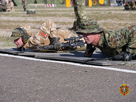 Золото и во внеконкурсной «Снайперской дуэли»