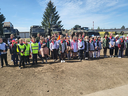 Приём в пионеры