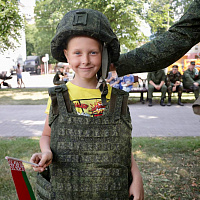 Примерь форму в сквере Мулявина