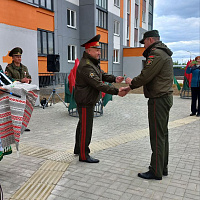 Военнослужащие Осиповичского гарнизона получили ключи от арендных квартир