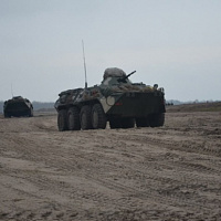 Учатся гвардейцы