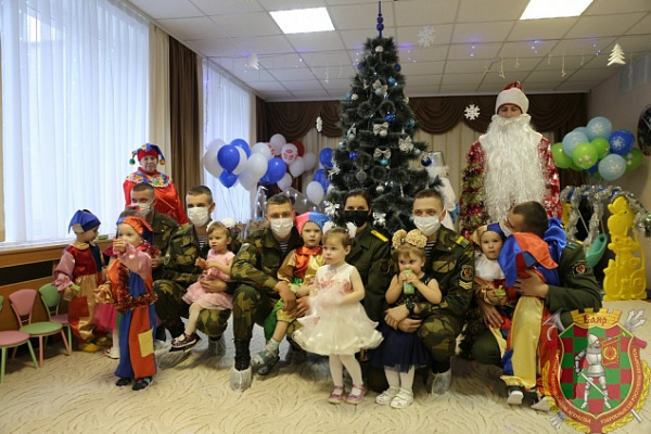 Праздник к нам приходит