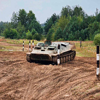 Курсантов экзаменует полигон