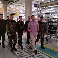 Гвардейцы посетили завод по производству «Geely»