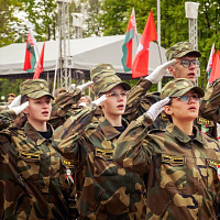  Белорусские военнослужащие приняли участие в праздновании Дня государственных символов страны