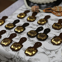 Традициям верны