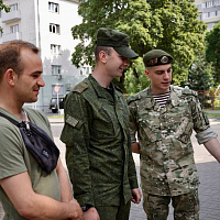 Выставка военно-медицинского института в сквере Мулявина
