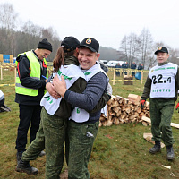 И пером и топором!