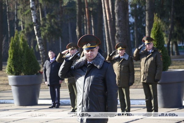 Митинг, посвященный 83-й годовщине со дня образования 120 омбр