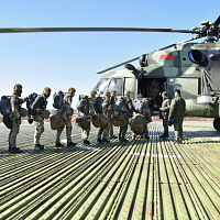 Военнослужащие 38 одшбр совершили прыжки с парашютом