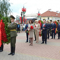 От братских народов - павшим героям