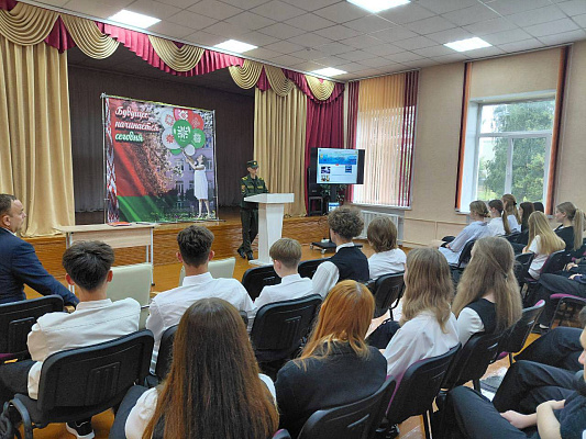 Курсанты военного факультета в ГрГУ имени Янки Купалы продолжают посещать учебные заведения