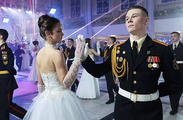 Воспитанники МСВУ приняли участие в новогоднем представлении «Бал во Дворце»