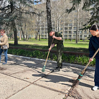 Гвардейцы принимают участие в республиканском субботнике 