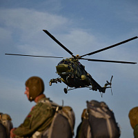 Военнослужащие 38 одшбр совершили прыжки с парашютом