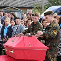 Торжественное перезахоронение останков воинов