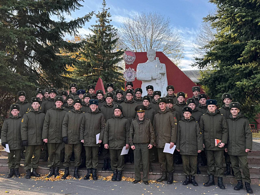 В 60-м отдельном полку связи состоялось чествование военнослужащих