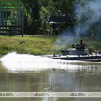 Занятие по преодолению водной преграды с военнослужащими 11 омбр