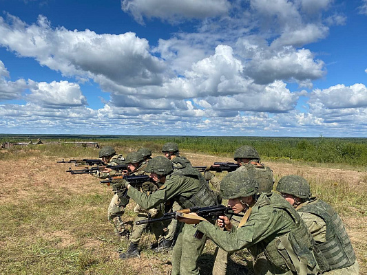 Занятия по боевой подготовке с военнослужащими 11 омбр