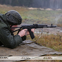 Занятия по огневой подготовке с военнослужащими нового пополнения 120 омбр