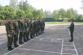 Прибавились на рукавах нашивки